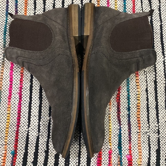 Public Opinion Chelsea Style Boot Size Men’s size 8 Brown Suede main image 16